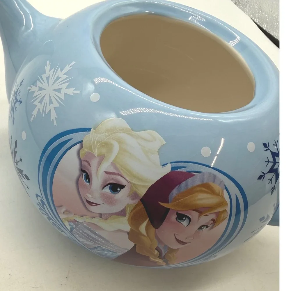 Disney Frozen Elsa Anna Ceramic Teapot Blue Snowflake Lid Movie Collectible